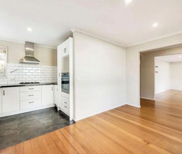 LOVELY 3 BEDROOM HOME - Photo 5