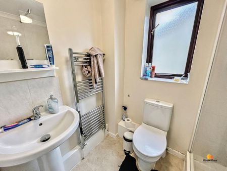 1 bedroom in a house share to rent - Photo 5