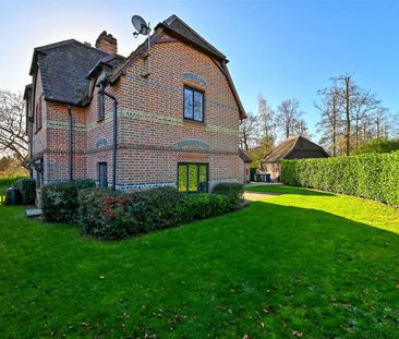 A recently updated two bedroom cottage, located on the Harleyford E... - Photo 3