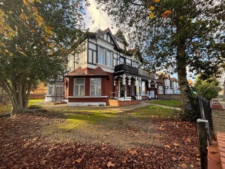 Whipps Cross Road, E11, Property for rent - Photo 5