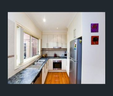 2/10 Northgate Street, Pascoe Vale, Vic 3044 - Photo 6