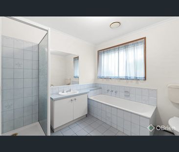 3 Lexcen Close, Berwick, Vic 3806 - Photo 5