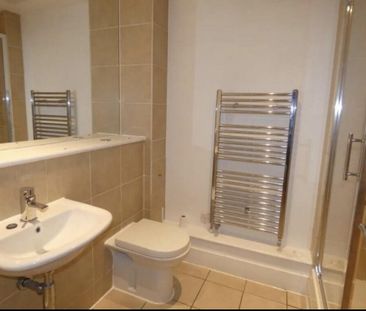 3 bedroom flat to rent - Photo 6