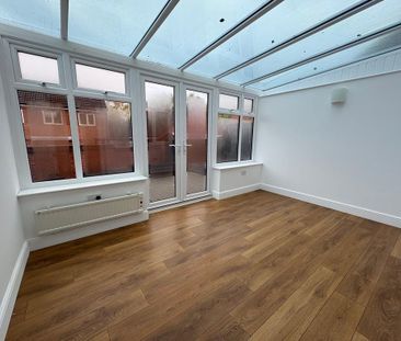 4 bedroom semi-detached house to rent - Photo 1