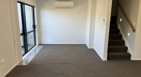 Mangere East, as new 4-bedroom townhouse - Photo 4