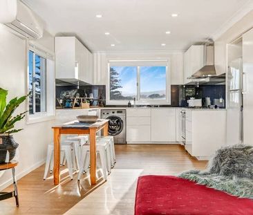 Fully Furnished Contemporary Apartment - Photo 3