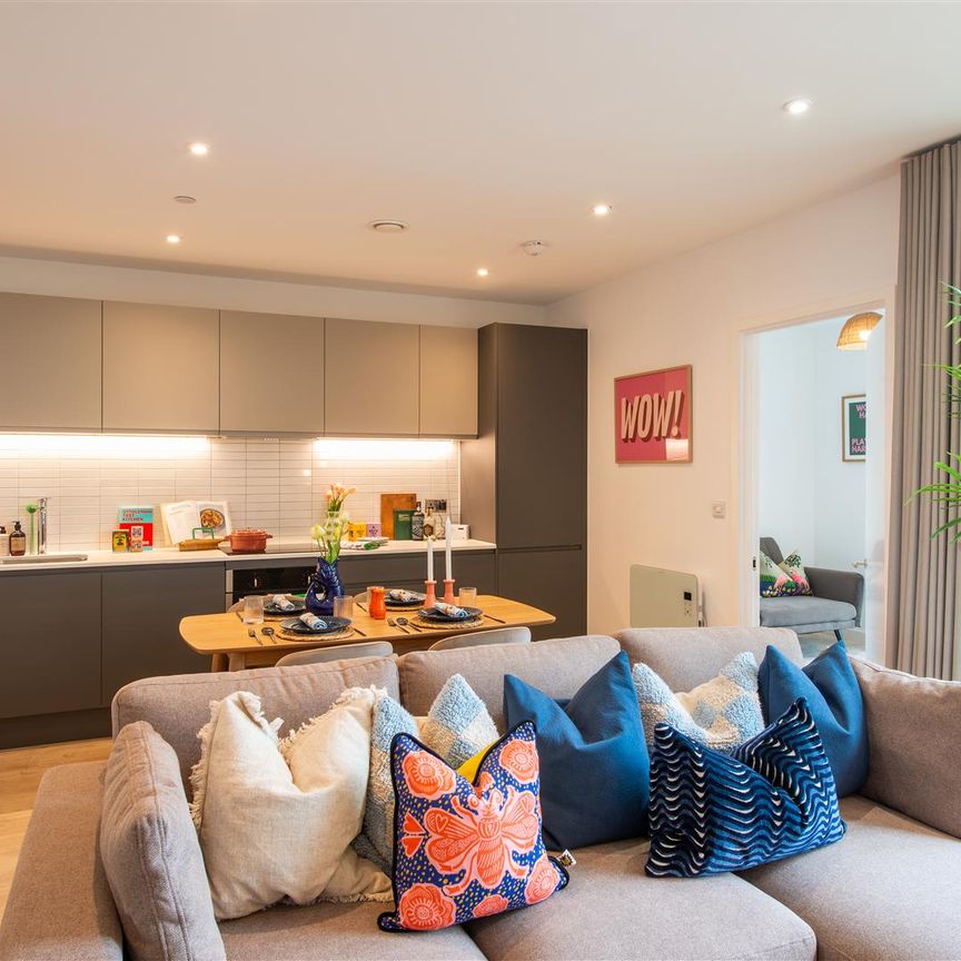 Eda, Salford Quays - Photo 1