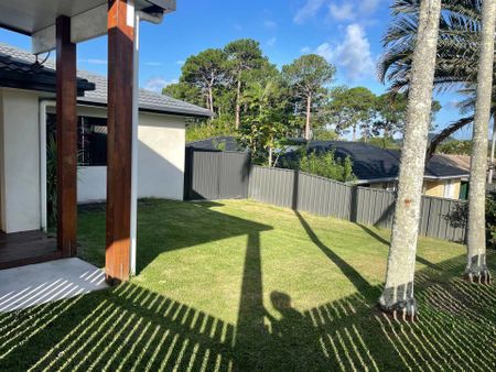 115 K P Mcgrath Drive, Elanora QLD - Photo 4