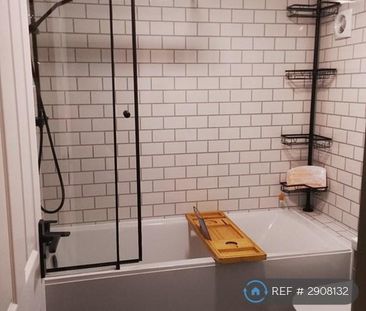 2 bedroom semi-detached house to rent - Photo 6