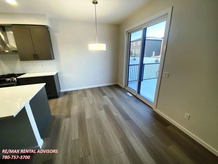 UPPER 2127 Muckleplum Crescent Southwest - Photo 3