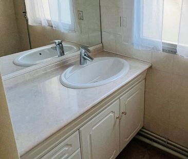 Location Appartement 2 pièces 49m² - Photo 3