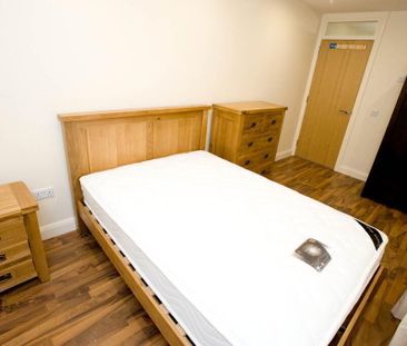 Flat 5, 24 Cromwell Road, Botanic, Belfast, BT7 1JW - Photo 2