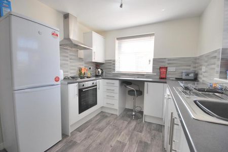 1 bedroom in a house share to rent - Photo 5