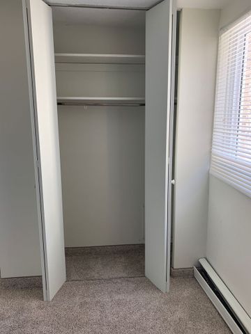 2 BDRM/1 BATH - 630 8TH ST E - Available DEC 1 - Photo 3