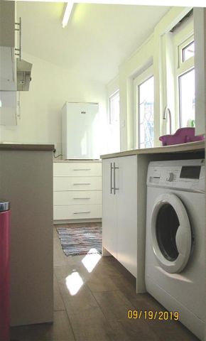 4 bedroom private hall to rent - Photo 2