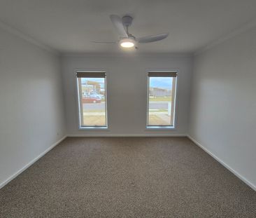 12 Shellbrook Avenue, Thurgoona NSW 2640 - House For Rent | Domain - Photo 2
