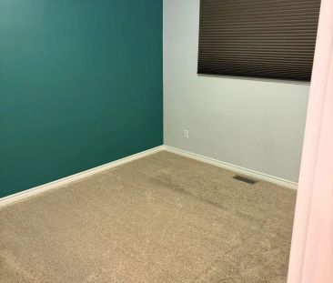 452 Elizabeth Street #Upper - Photo 4