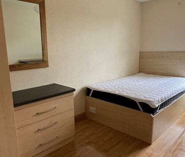 Room in a Shared House, Leeds, LS4 - Photo 3