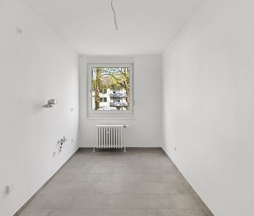 *Dein neues Zuhause* renovierte 4-Zimmerwohnung mit Balkon - Photo 1