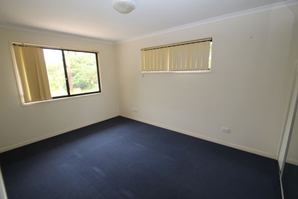 BEAUTIFUL BIG TOWNHOUSE CLOSE TO TOWN - Photo 1