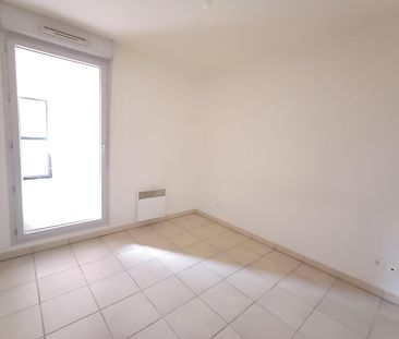 location Appartement T3 DE 59.8m² À FONBEAUZARD - Photo 2