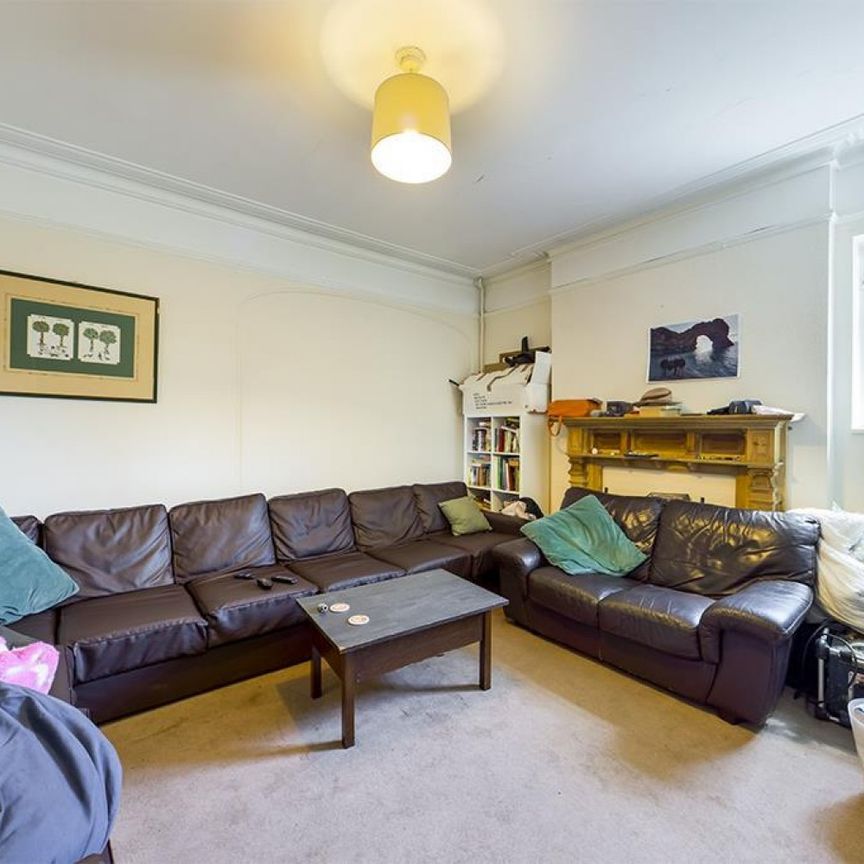 1 bedroom Flat To Let - Photo 1