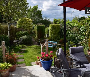 Lovely room in 3-bedroom house in Templeouge, Dublin - Photo 6