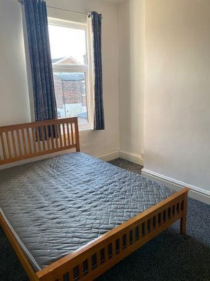 4 Bed End Terrace, Birchfield Road, L4 - Photo 1