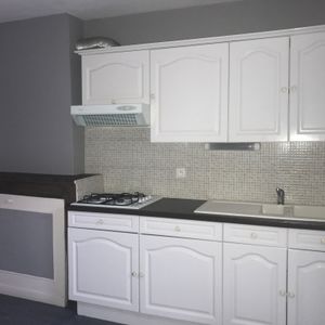 Location Appartement 3 pièces 78m² BLETTERANS 39140 - Photo 3