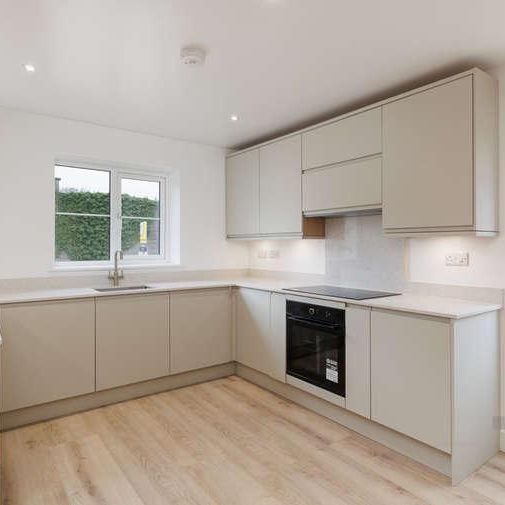 Newport, Isle Of Wight, PO30 - Photo 1