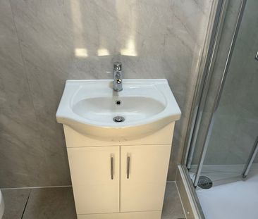 Studio Flat, Fenman Gardens, IG3 - Photo 6