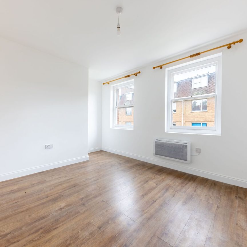 London Street, Norwich - Photo 1