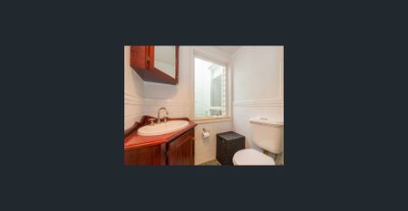 Perfect Location! - Photo 5