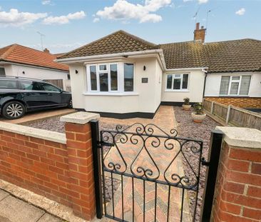 3 bedroom semi-detached bungalow to rent - Photo 4