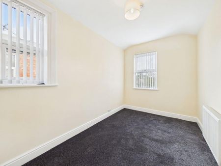 4 bedroom end of terrace house to rent - Photo 5