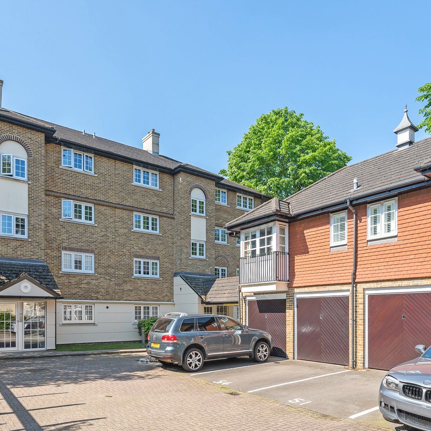 Selhurst Close, London, SW19 ground floor flat to rent - Photo 1