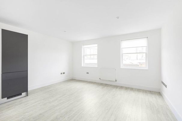 Munster Road, London SW6 - Photo 1