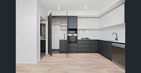 Brand New Furnished One Bedroom Apartment in Victoria Tower - Photo 4