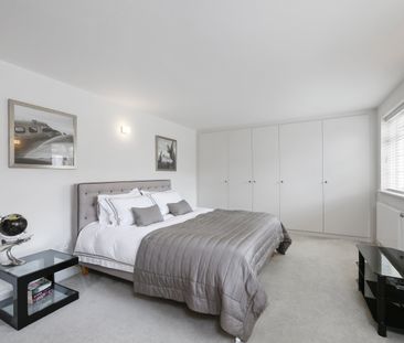 Augustus Road, London, SW19 flat to rent - Photo 3