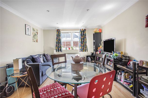 Victoria Mews, St. Judes Road, Englefield Green, Egham, TW20 0BF - Photo 1