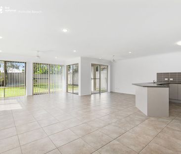 4 Bedroom House in Koala Beach - Photo 1