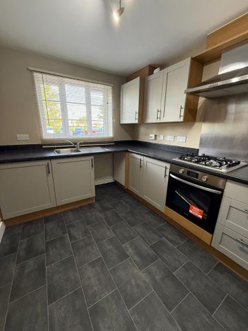 3 bedroom terraced house to rent - Photo 4