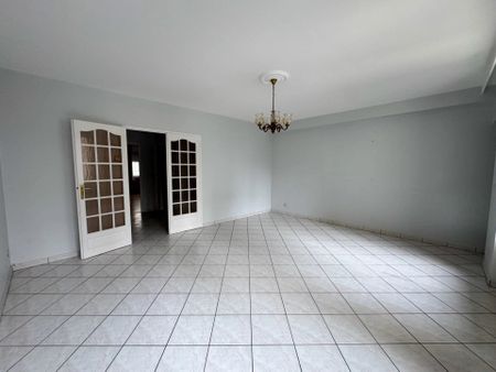 Location Appartement 3 pièces 76 m2 à Saint-Étienne - Photo 3