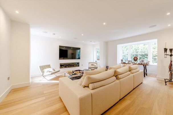 5 bedroom detached house to rent - Photo 1