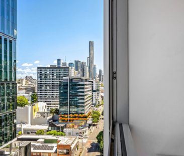 Modern And Furnished Apartment Living at 'Brookly on Brookes' in Fo... - Photo 3