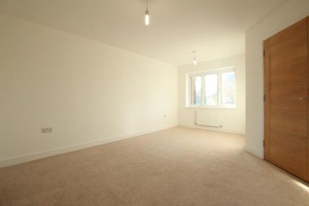 Woodlands Road, Guildford - 3 bedrooms Property for lettings - Seymours - Photo 2