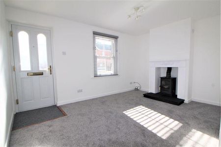2 bedroom terraced house to rent - Photo 5
