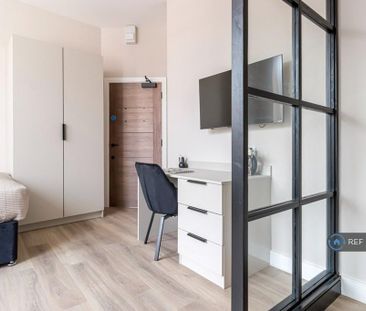 1 bedroom in a house share to rent - Photo 6