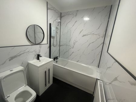 Flat 2 366 Ormskirk Road, Wigan - Photo 3