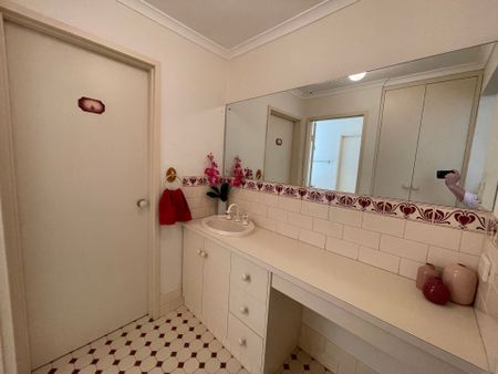 Neat Villa Home in Montague Farm - Photo 4